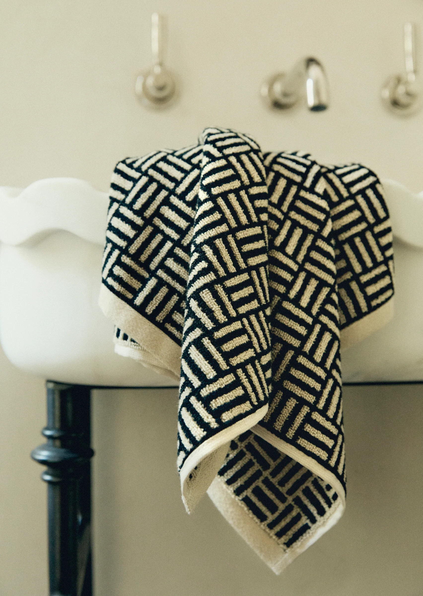 Torrens Hand Towel - Sand & Noir - Image 3