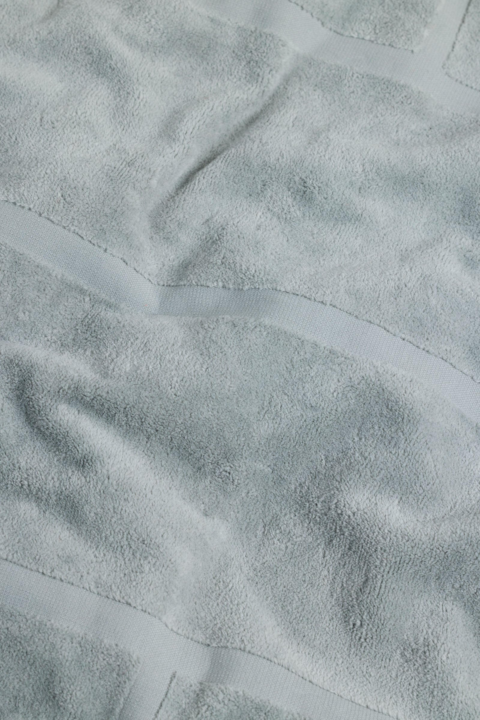 Woodford Pool Towel - Cement - Image 7
