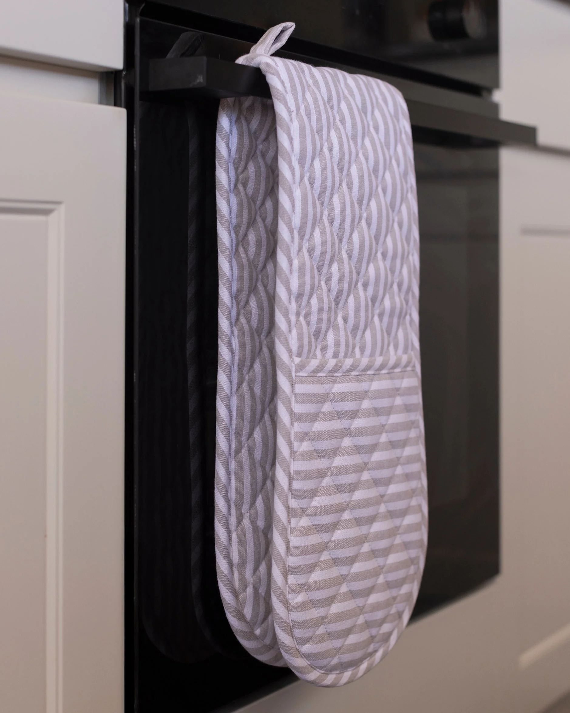 Double Oven Glove - Grey Classic Stripe - Image 2