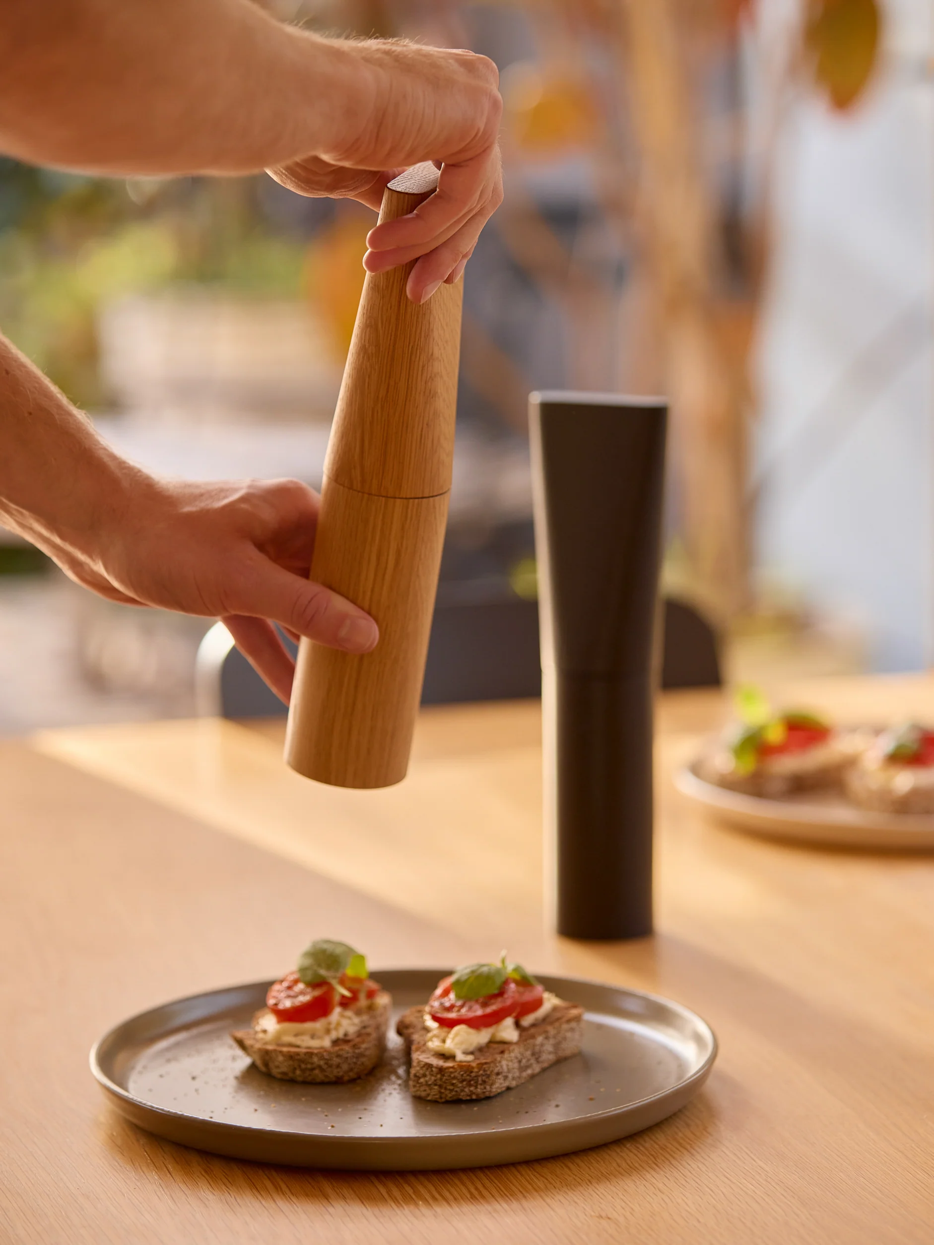 Pinch Salt & Pepper Mill - Oak - Image 3