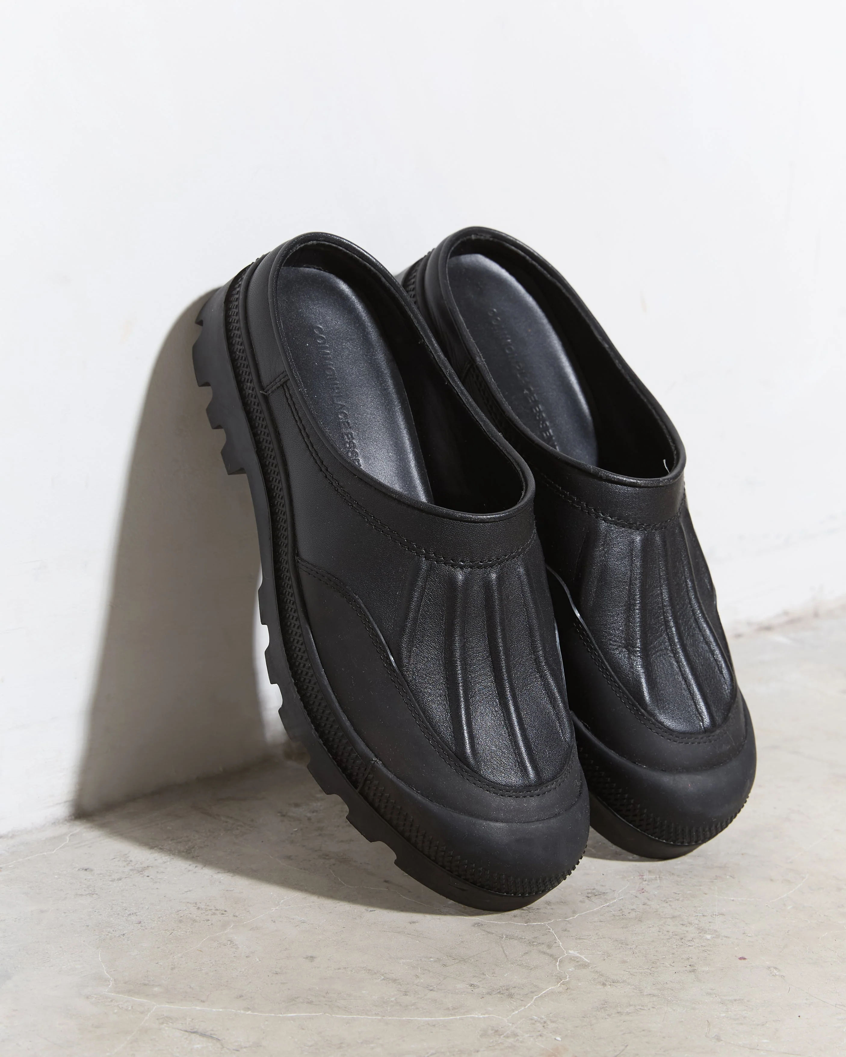 Gardeners Clog - Black - Image 2