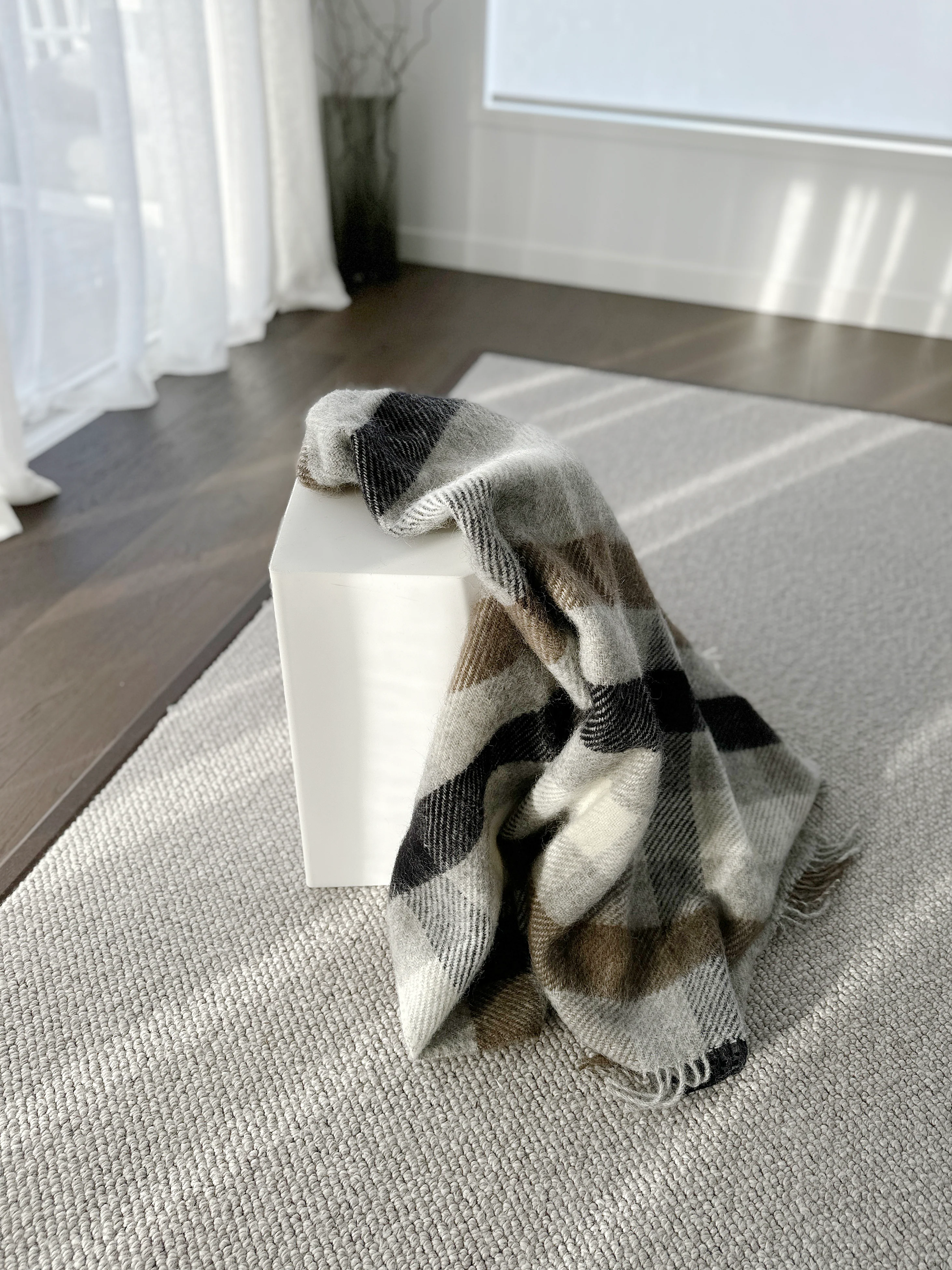 NZ Lambswool Throw - Gotland Grey - Image 5