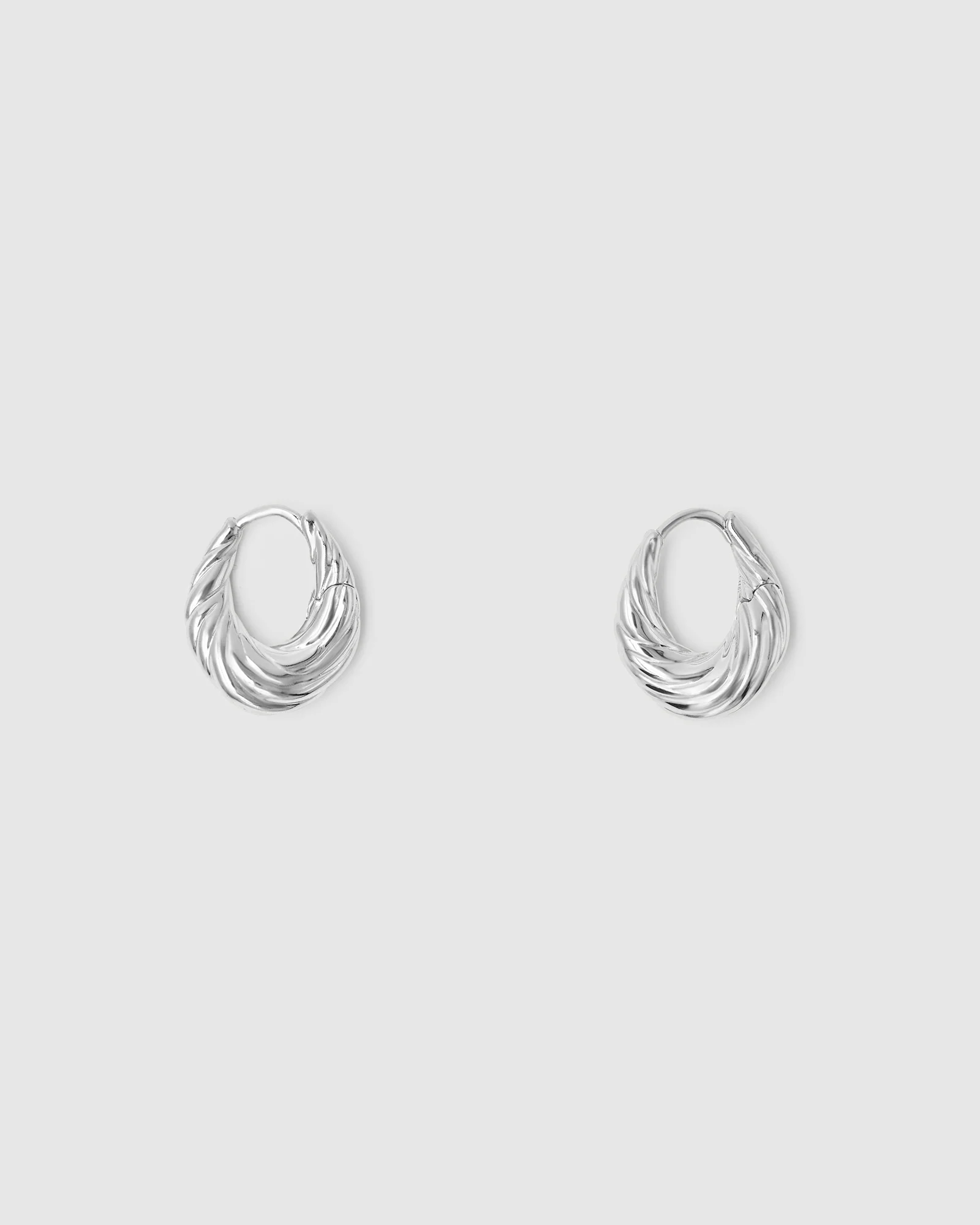 Olar Twist Hoops - Image 5
